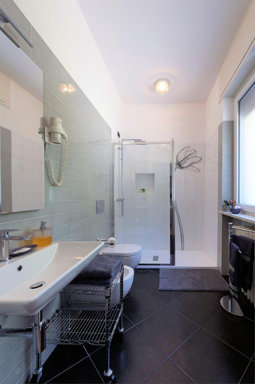 B&B Villa Giuli วาเรเซ ภายนอก รูปภาพ